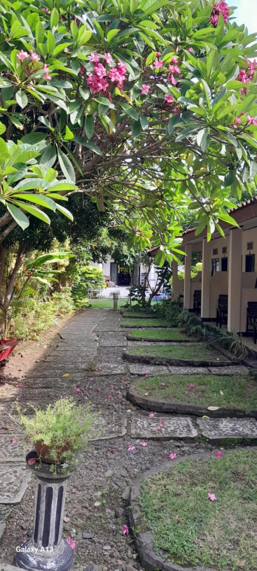 Indah Homestay And Cooking Classes Senggigi Exterior foto